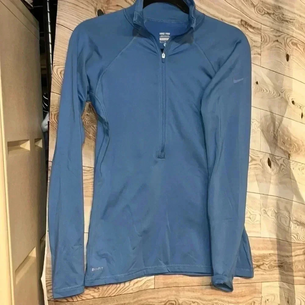 NIKE PRO size medium half zip pullover sweatshirt top Dri fit